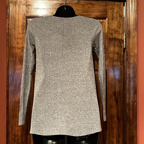 NWOT Hollister Long Sleeve - Picture 5 of 7